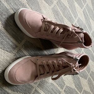 L.Paolo, W 8.5 pink wedges, barely used.